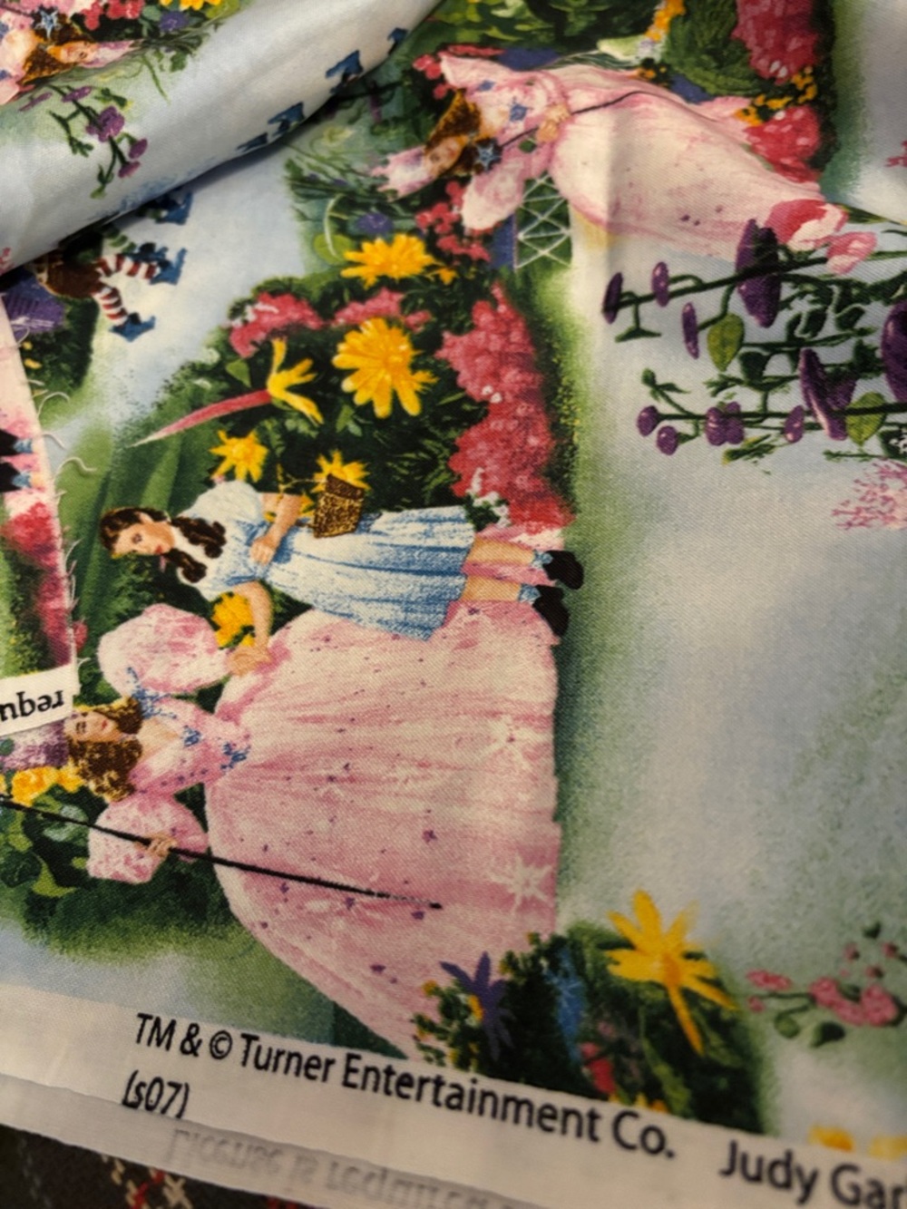 1+ yards Quilting Treasures Wizard of Oz cotton Judy Garland Vintage kids Fabric - Picture 6 of 6